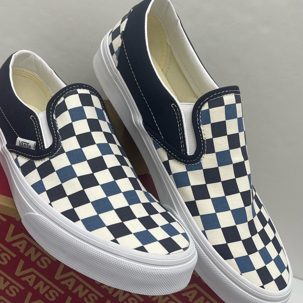Vans WMNS Blue Checkerboard Classic Slip-On
Tri-Tone Check Navy
VN000D5PBX9 - Picture 13 of 16